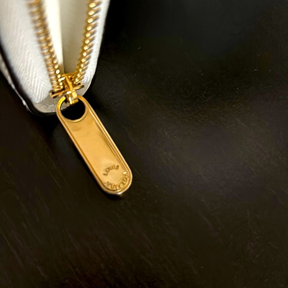 💎♦️Louis Vuitton limited edition compact wallet excellent used condition - Picture 8 of 11